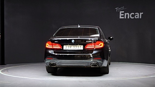 BMW 5-SERIES G30 2017