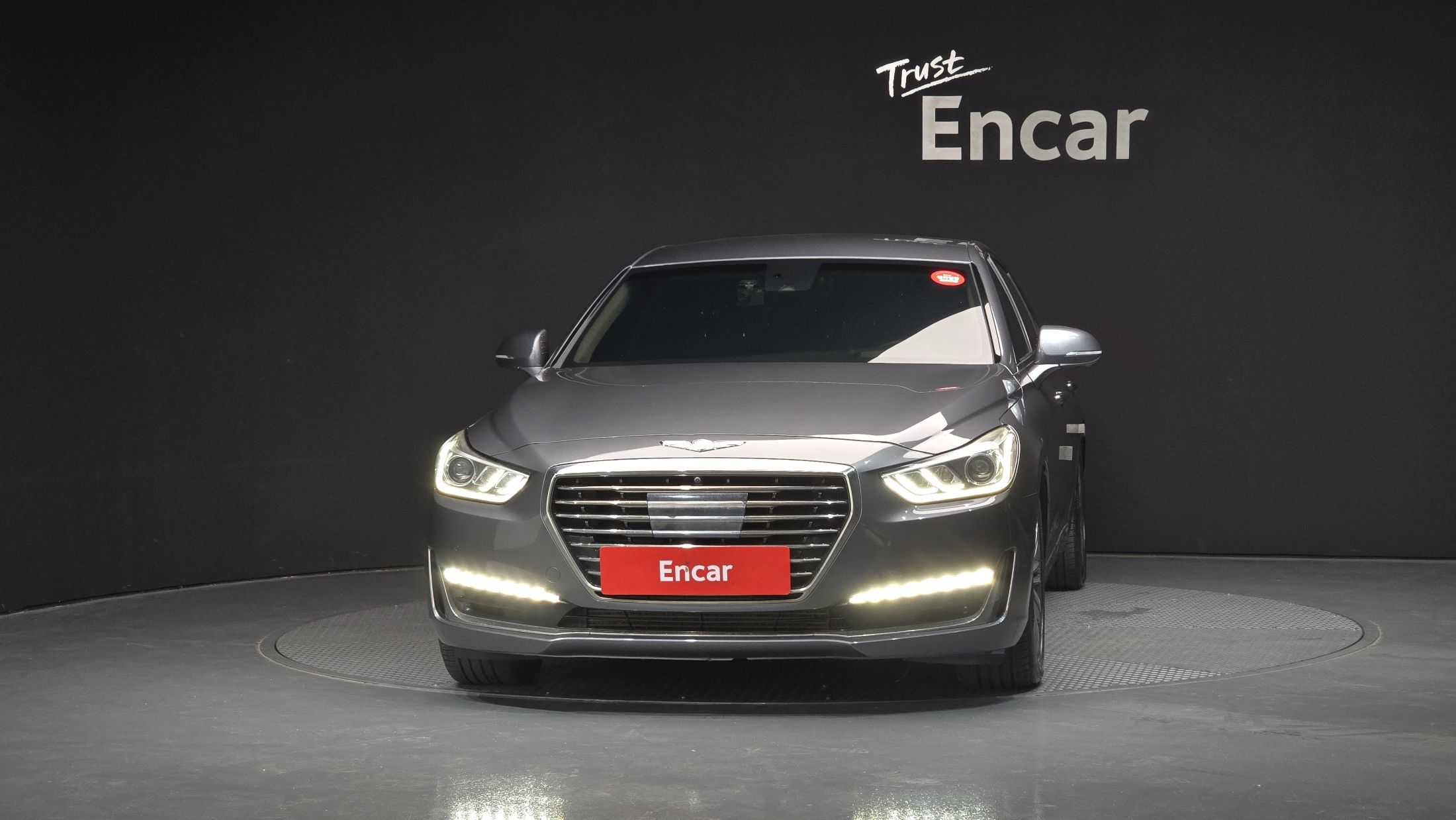 GENESIS EQ900 2016