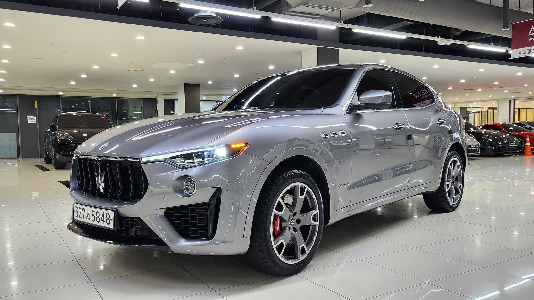 MASERATI LEVANTE 2020