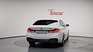 BMW 5-SERIES G30 2019