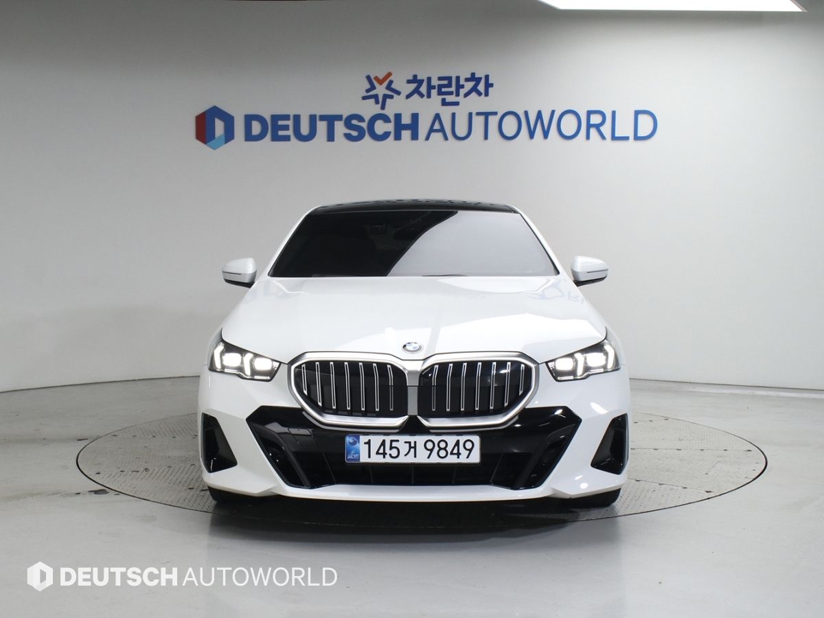 BMW 5-SERIES G60 2025