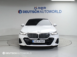 BMW 5-SERIES G60 2025