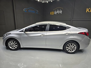 HYUNDAI AVANTE 2015