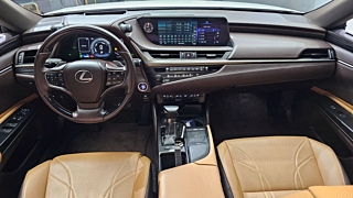 LEXUS ES300H 2019