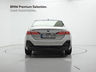 BMW 5-SERIES G60 2023