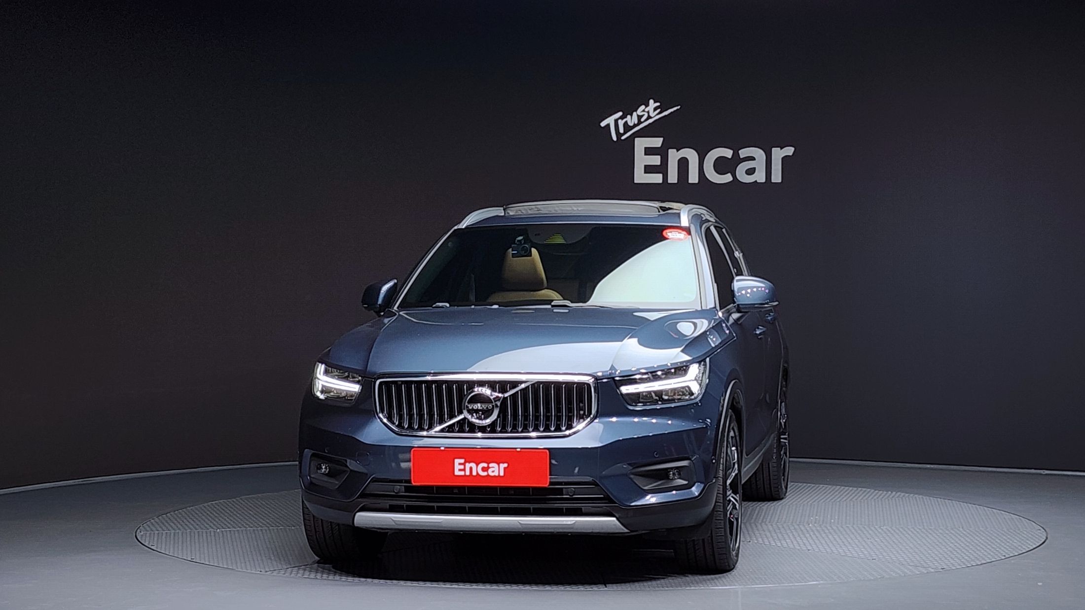 VOLVO XC40 2021