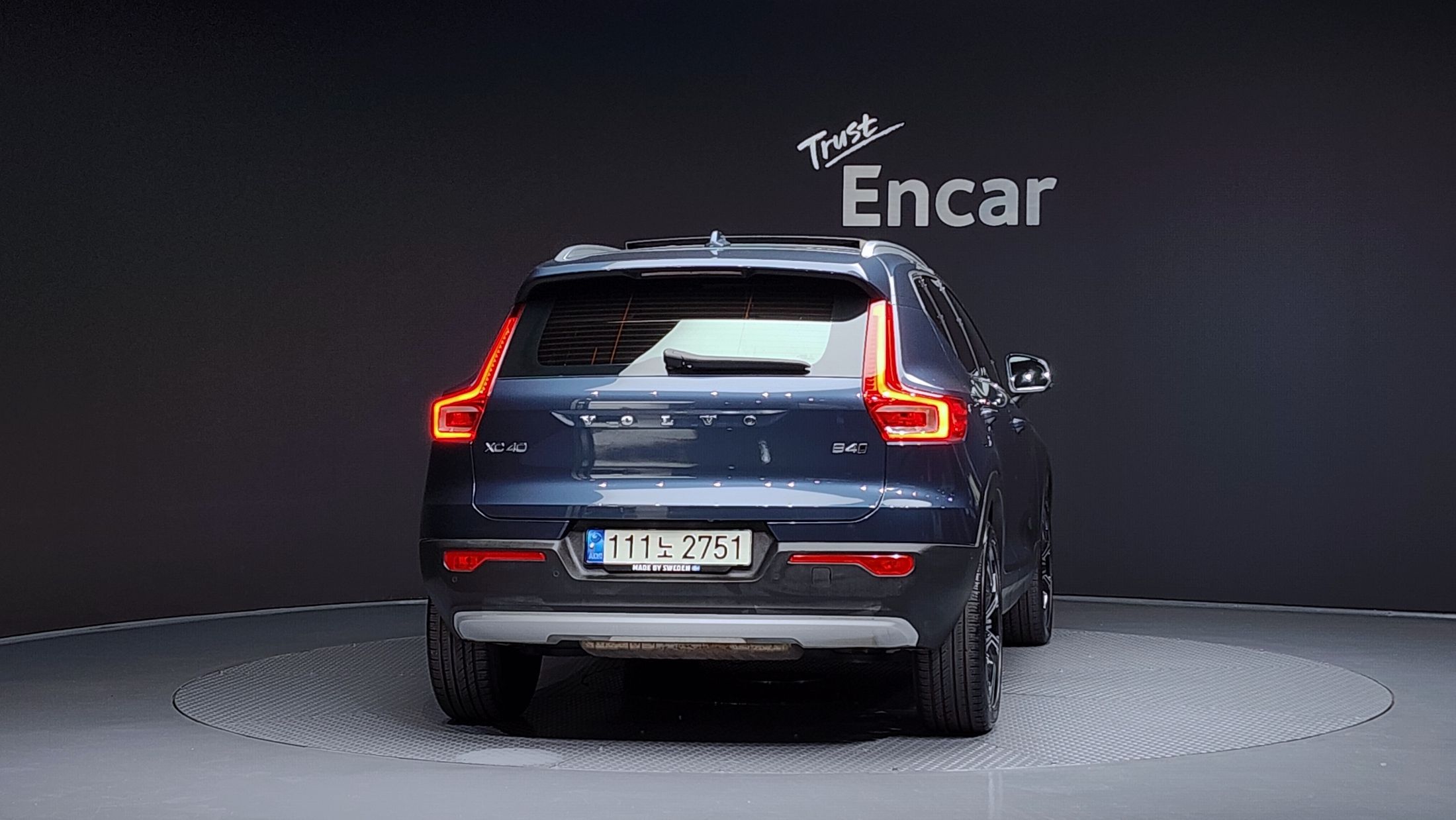 VOLVO XC40 2021