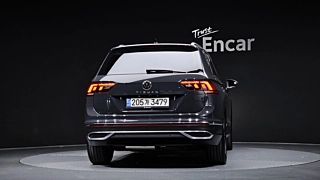 VOLKSWAGEN TIGUAN 2021