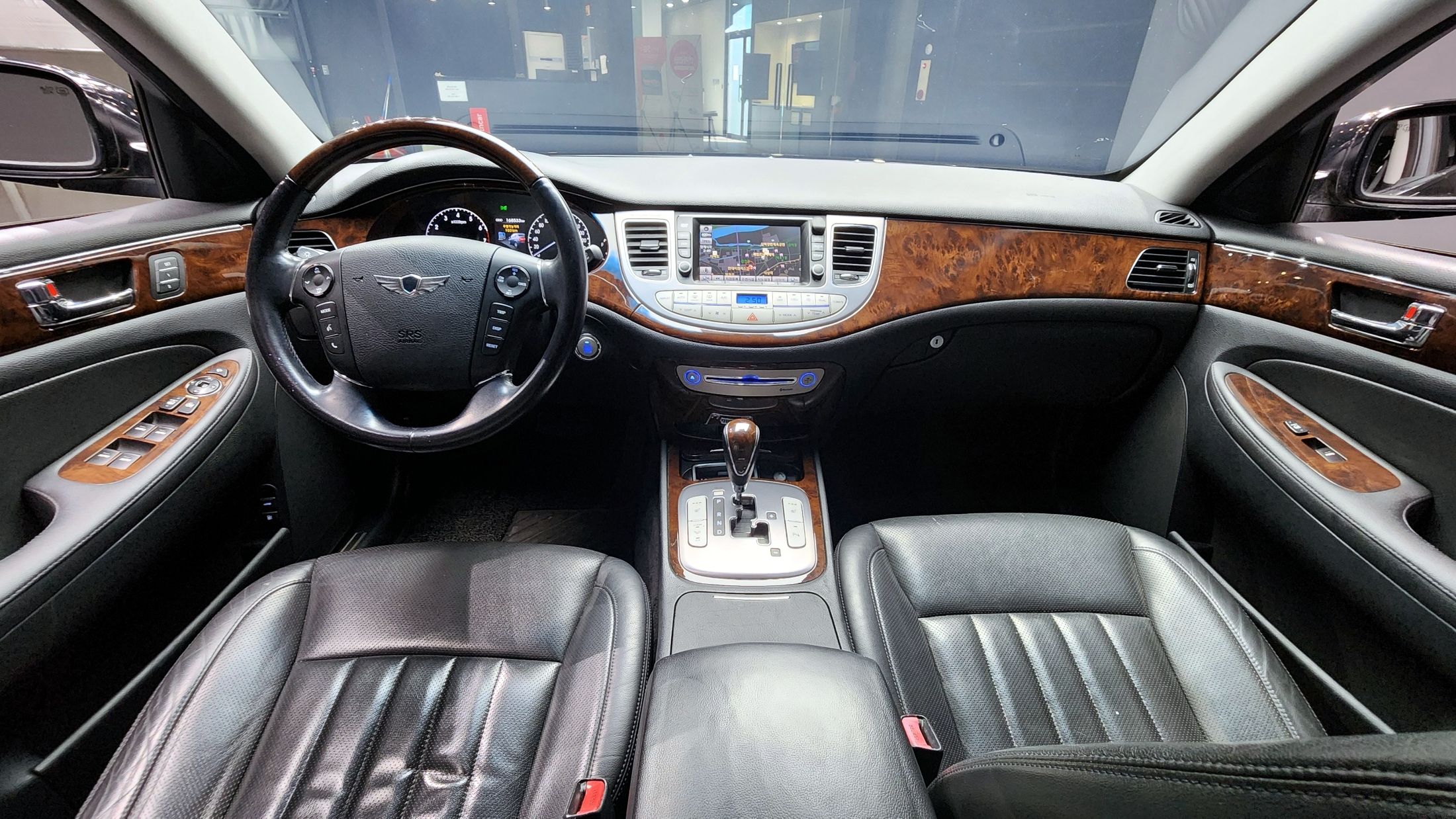 HYUNDAI GENESIS 2010