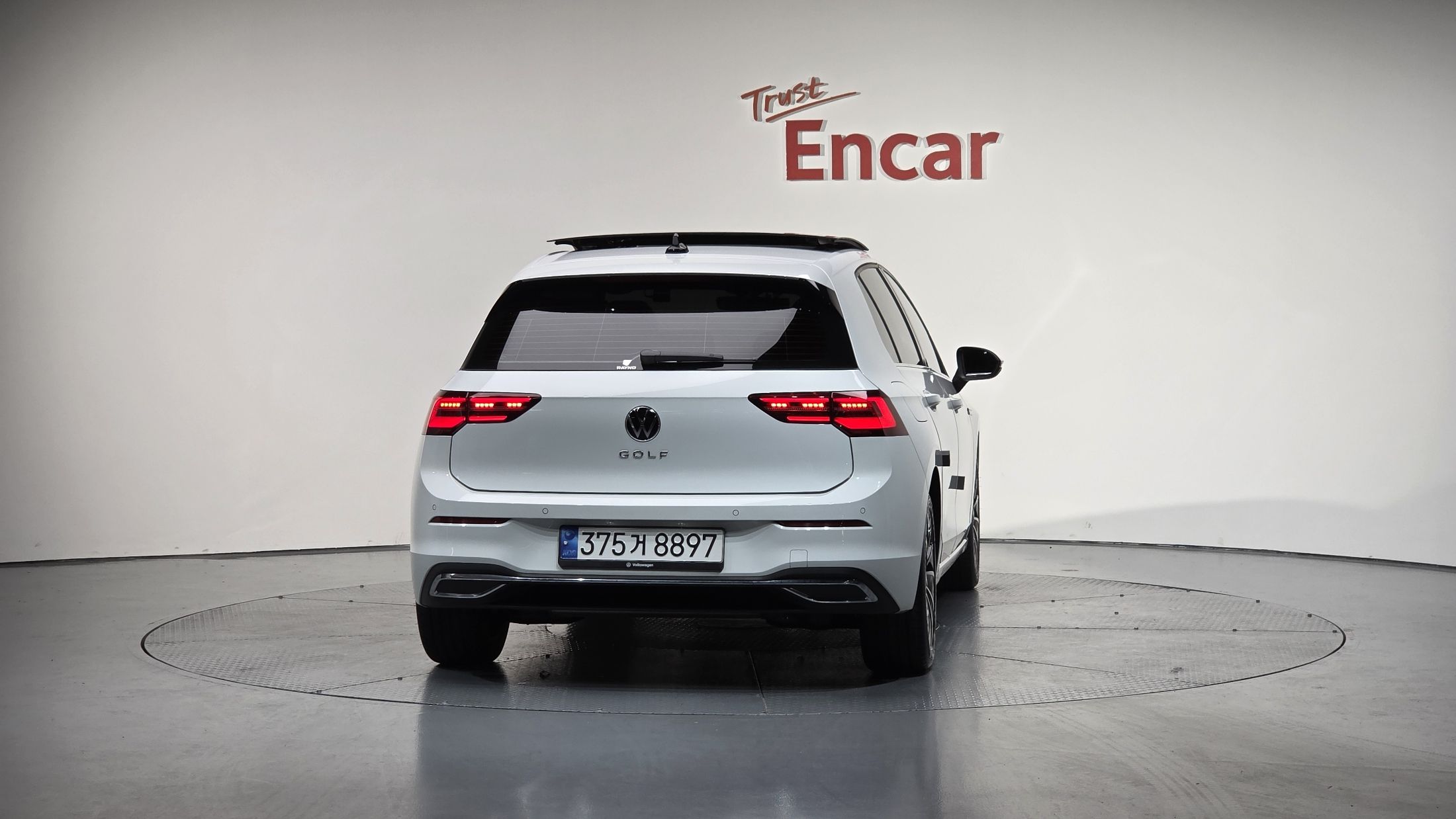 VOLKSWAGEN GOLF 2024