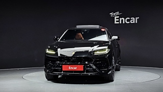 LAMBORGHINI URUS 2020