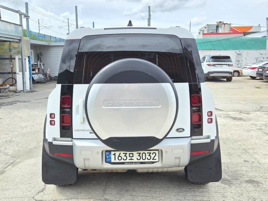 LAND ROVER DEFENDER L663 2021