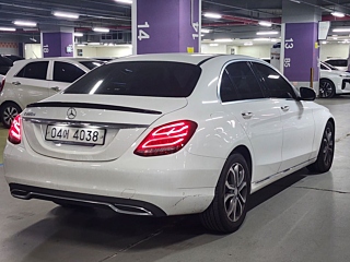 MERCEDES BENZ C-CLASS W205 2017