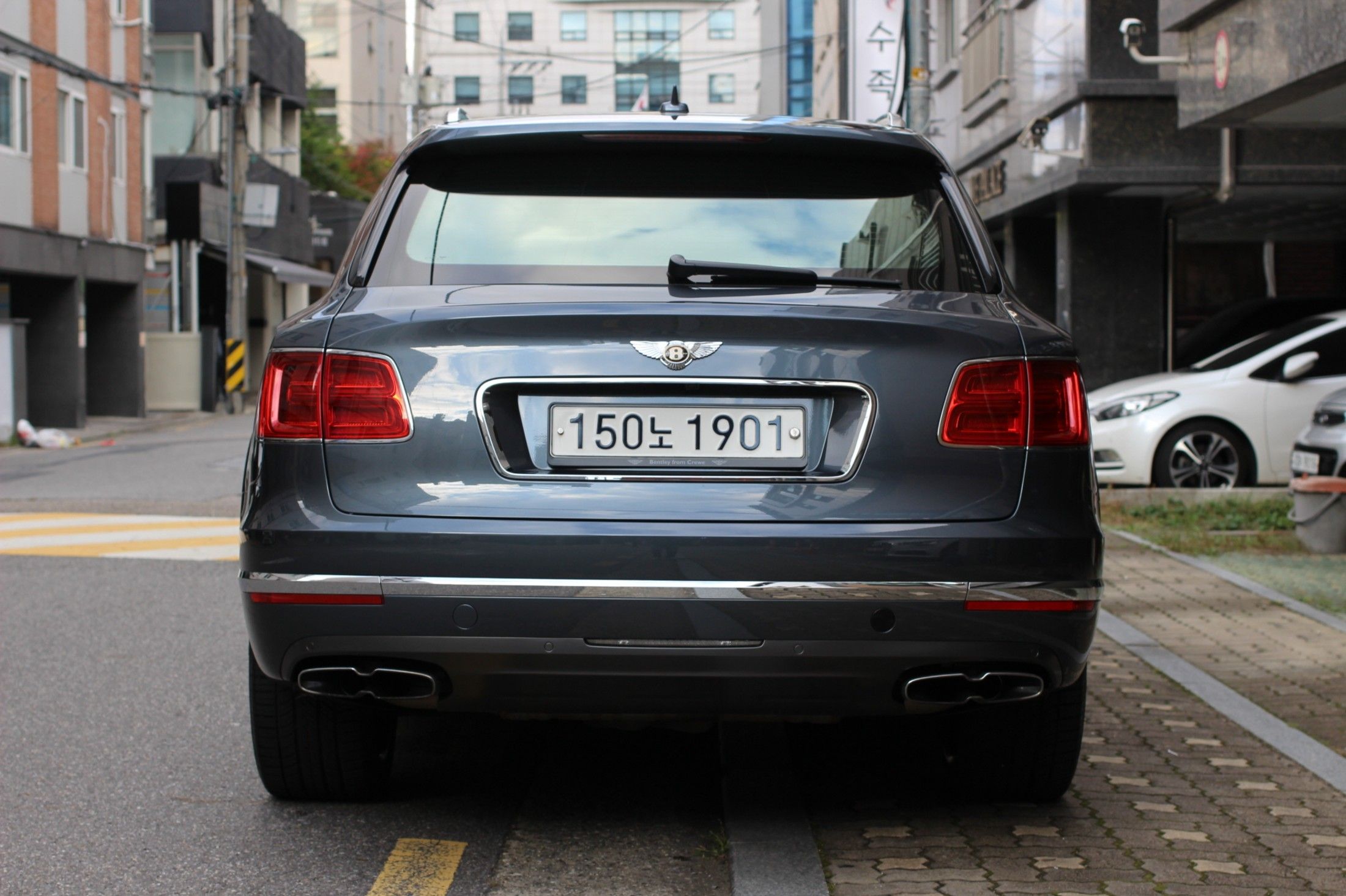 BENTLEY BENTAYGA 2020