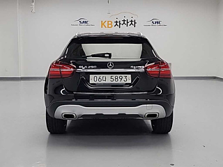 MERCEDES BENZ GLA-CLASS X156 2018