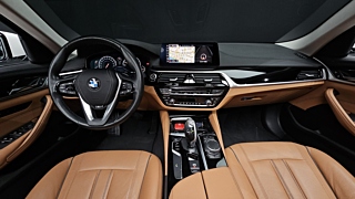 BMW 5-SERIES G30 2019