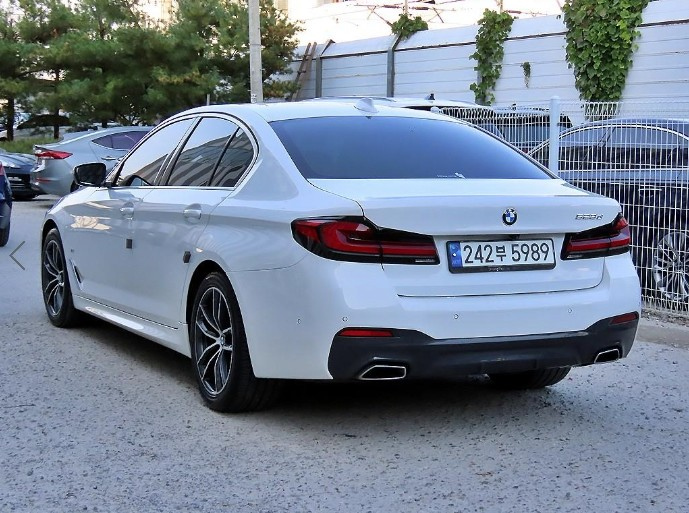 BMW 5-SERIES G30 2023