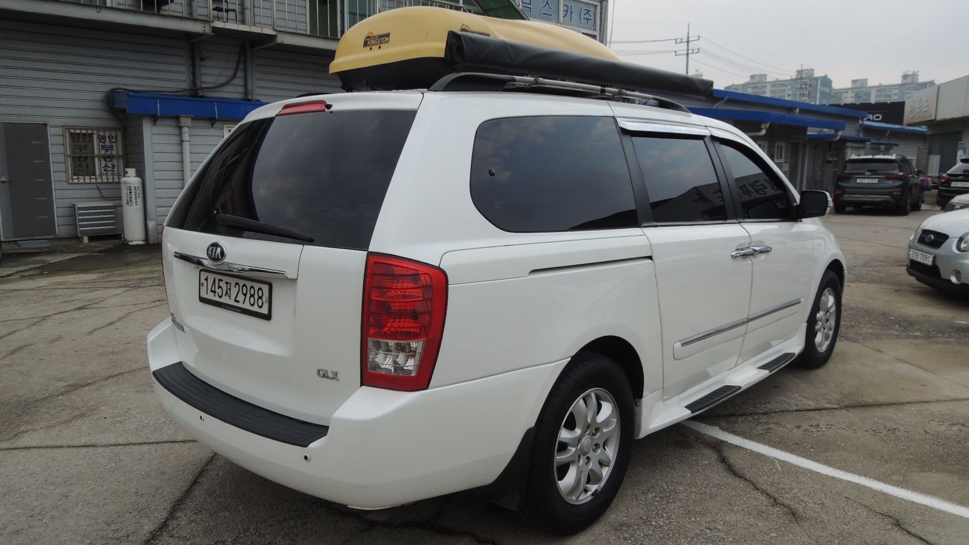 KIA CARNIVAL R 2012