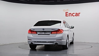 BMW 5-SERIES G30 2019