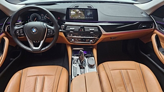 BMW 5-SERIES G30 2019