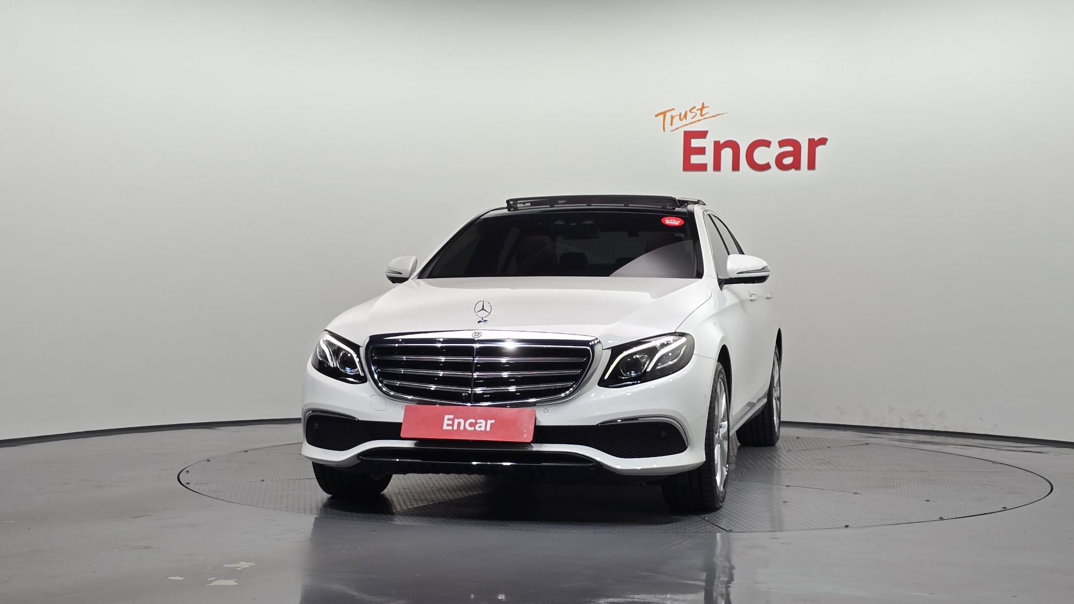 MERCEDES BENZ E-CLASS W213 2019