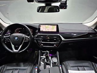 BMW 5-SERIES G30 2019