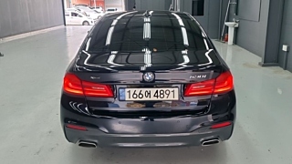 BMW 5-SERIES G30 2019