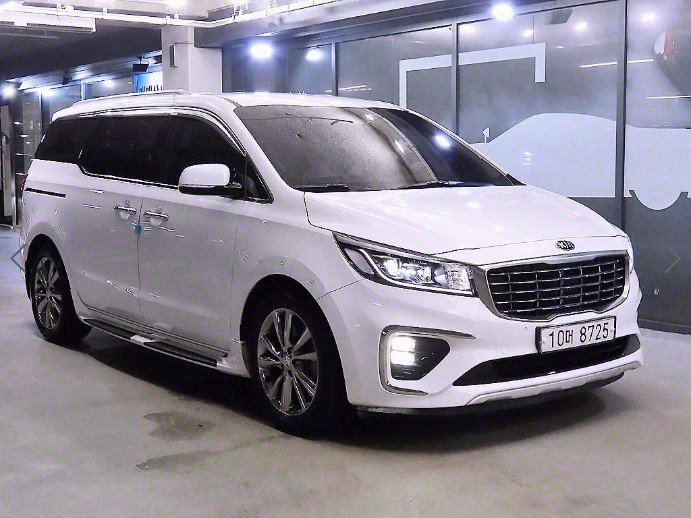 KIA CARNIVAL 2018