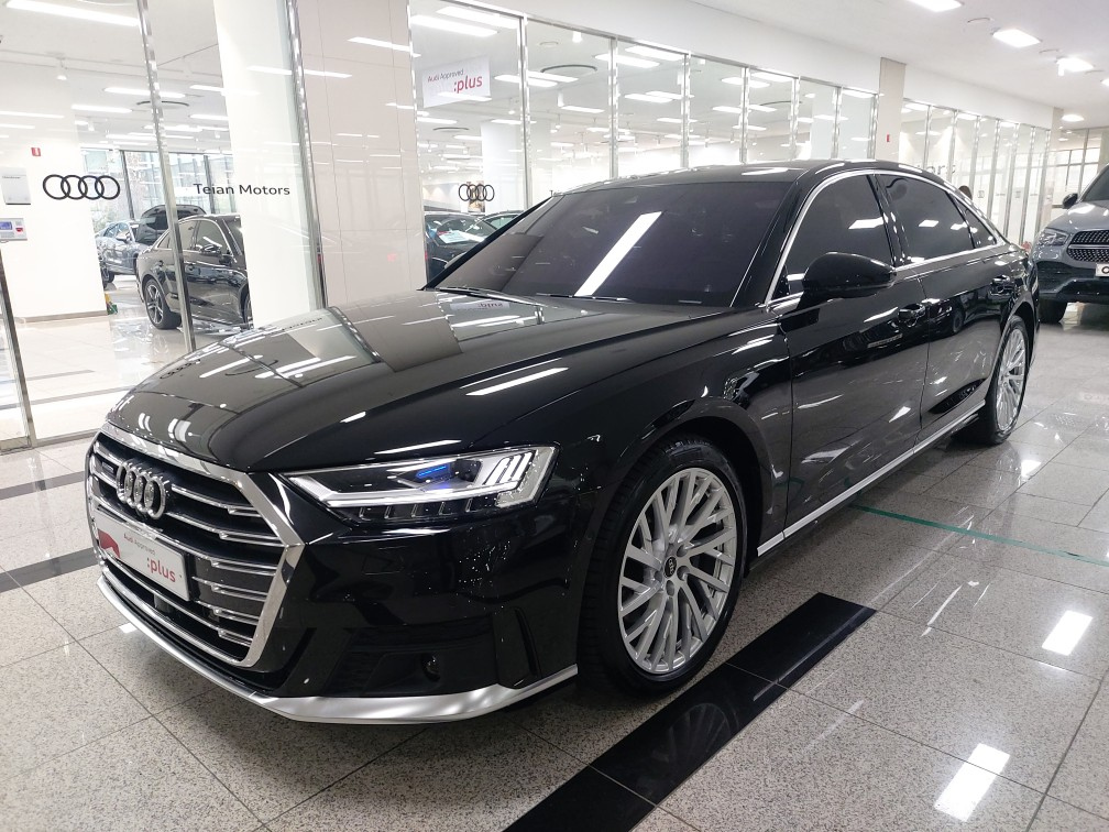 AUDI A8 D5 2021