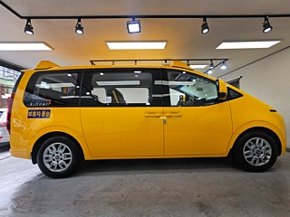 HYUNDAI STARIA 2025