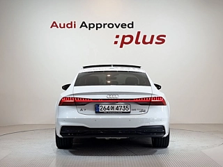 AUDI A7 4K 2023