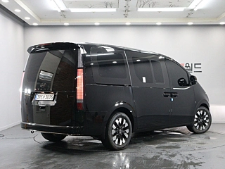 HYUNDAI STARIA 2025