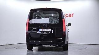HYUNDAI STARIA 2025