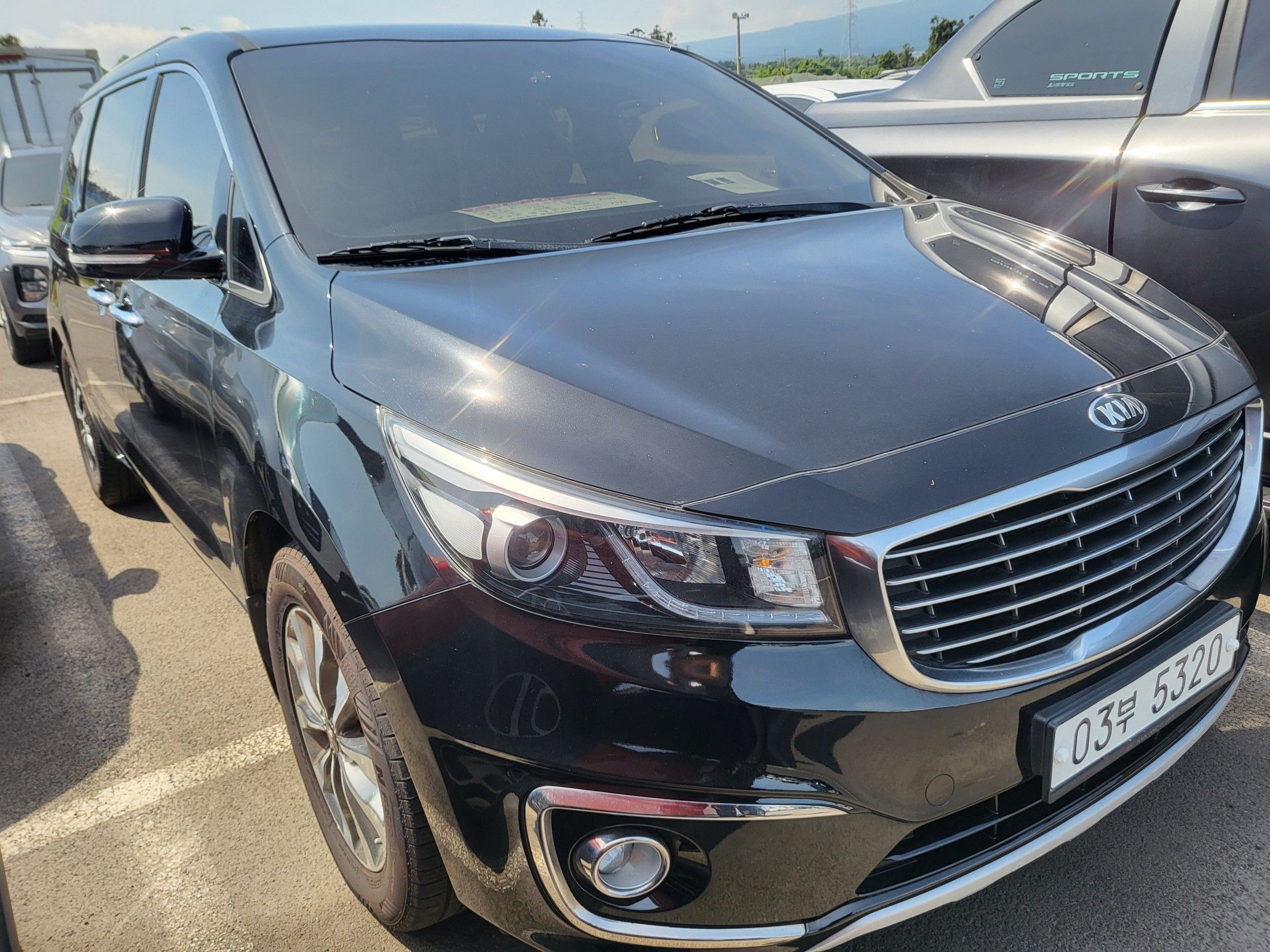 KIA CARNIVAL 2015