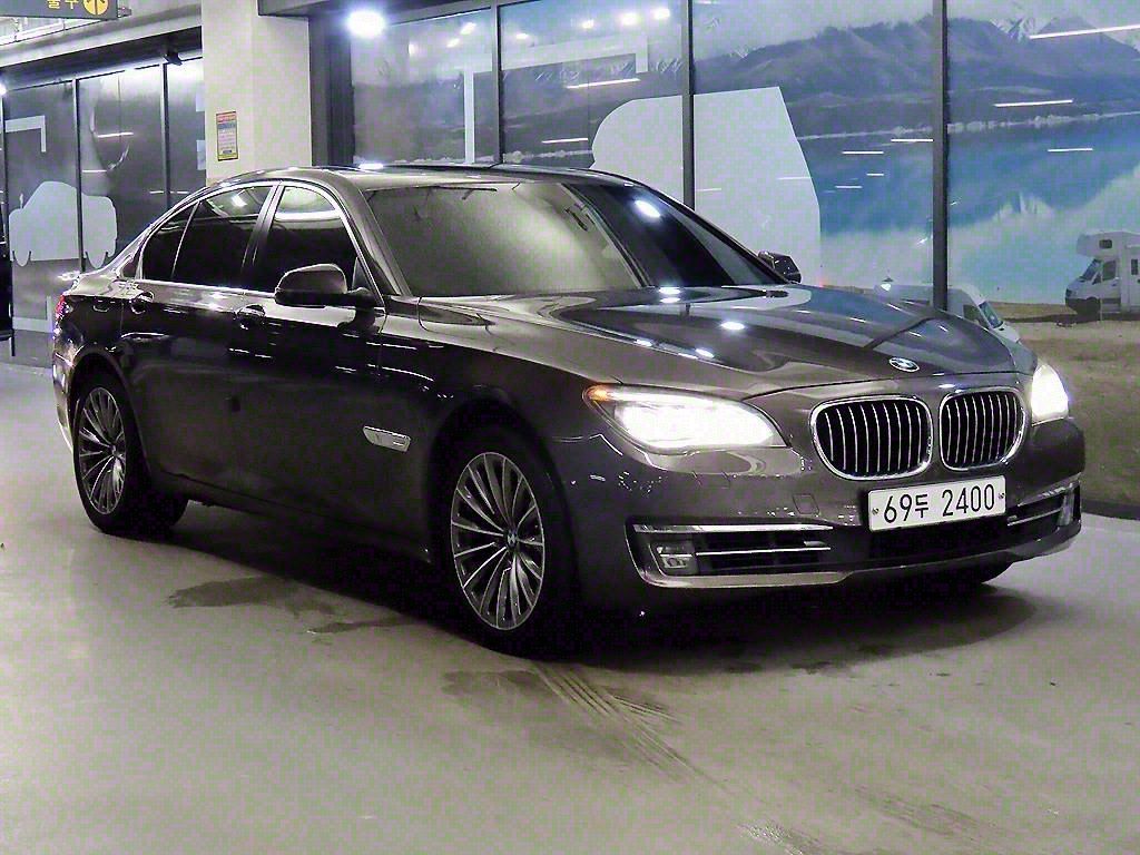 BMW 7-SERIES F01 2014