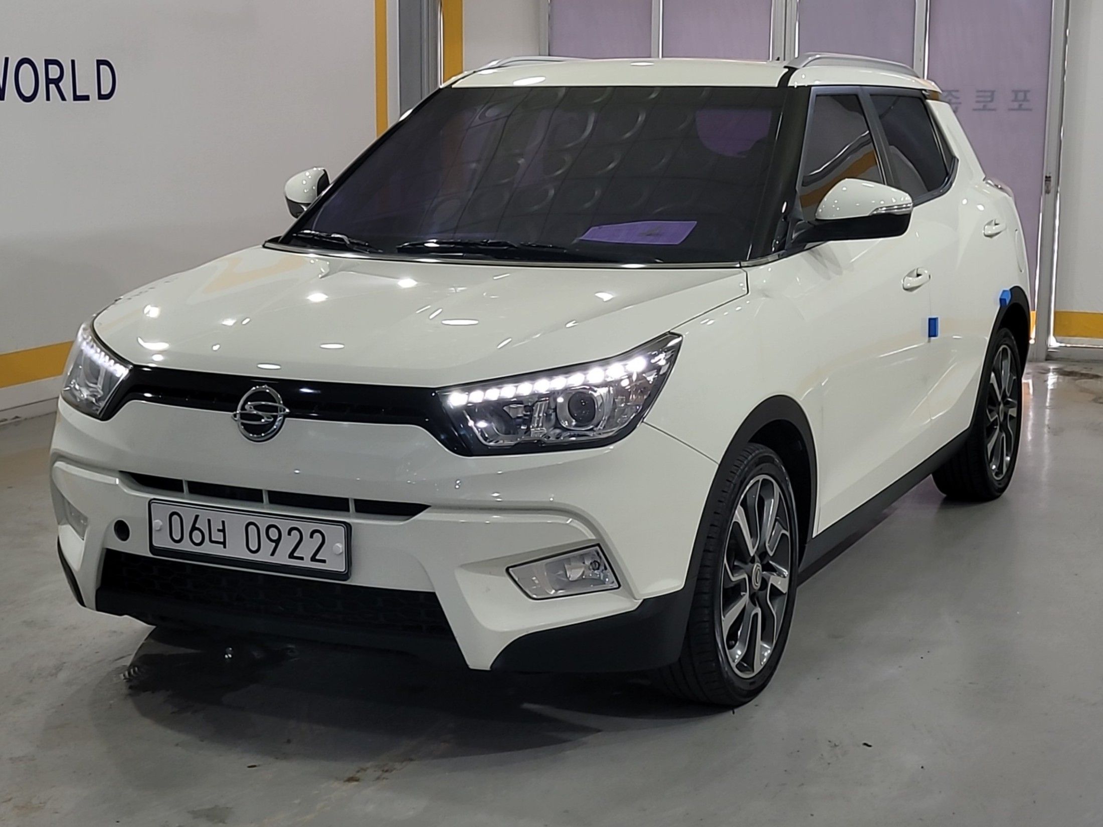 SSANGYONG TIVOLI 2015
