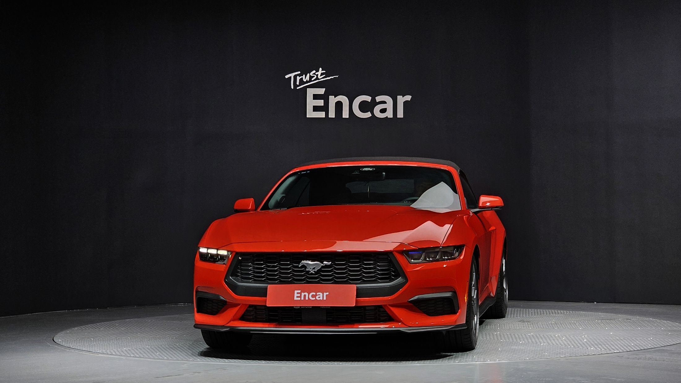 FORD MUSTANG