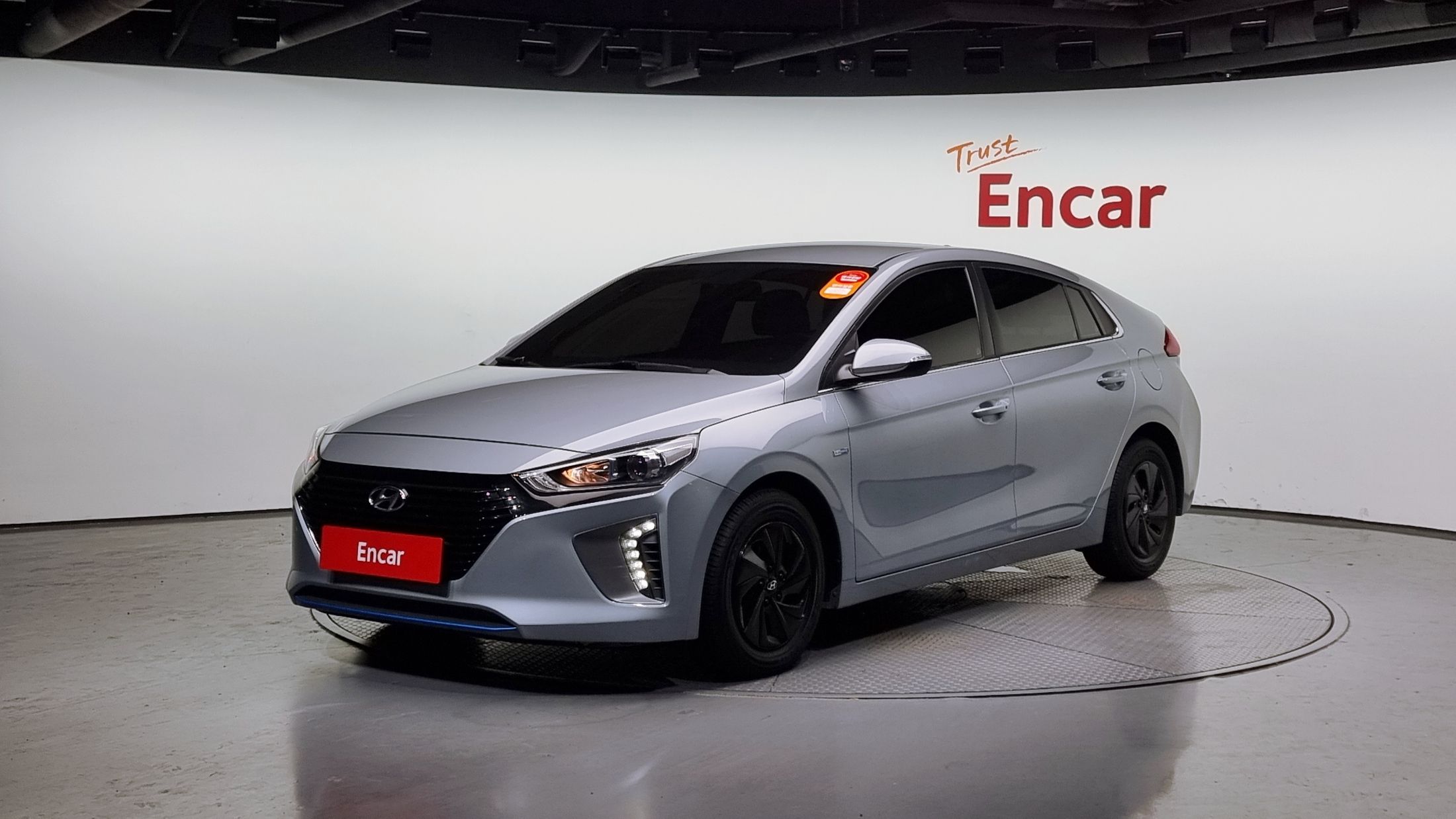 HYUNDAI IONIQ HYBRID
