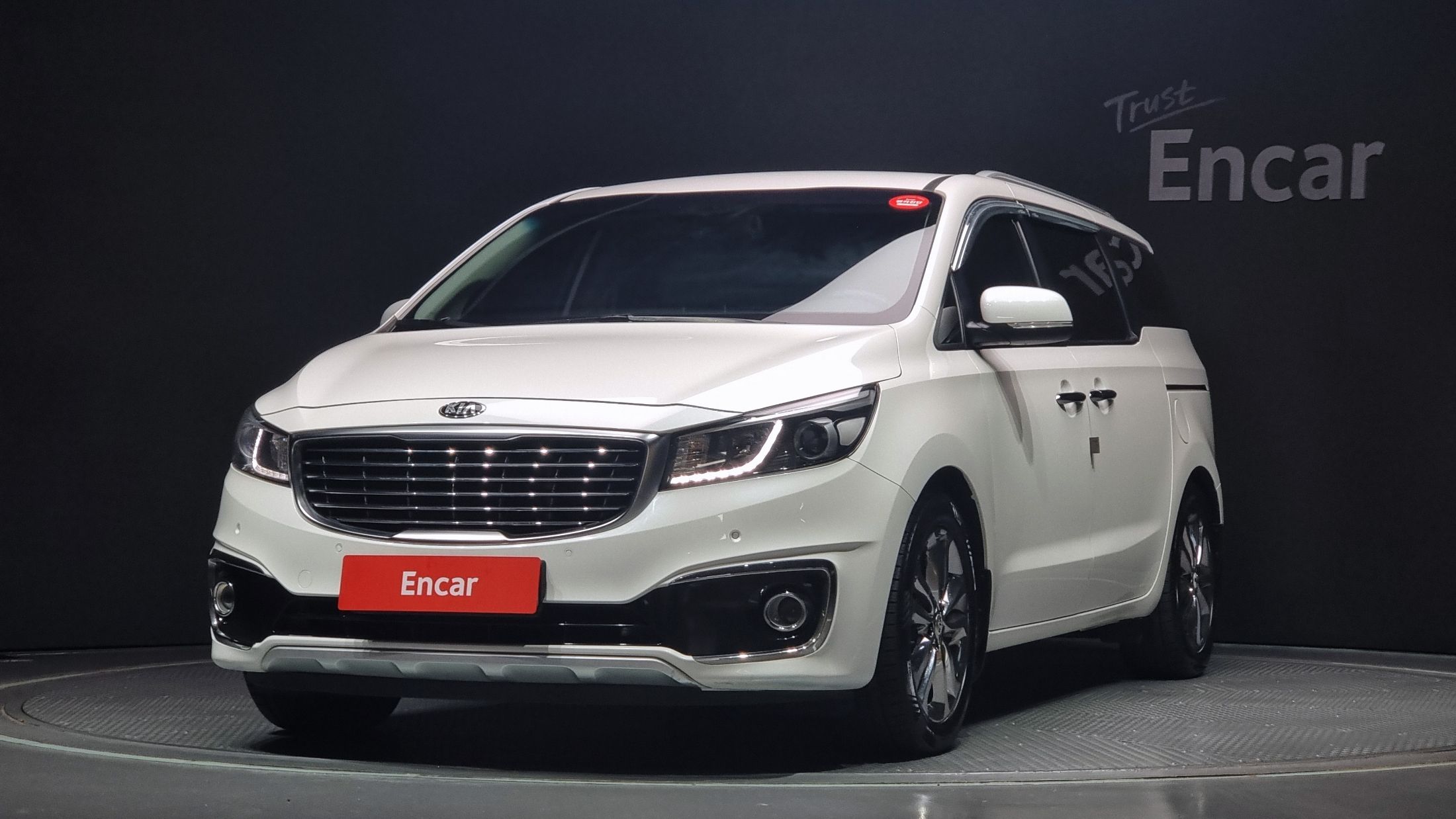 KIA CARNIVAL 2015