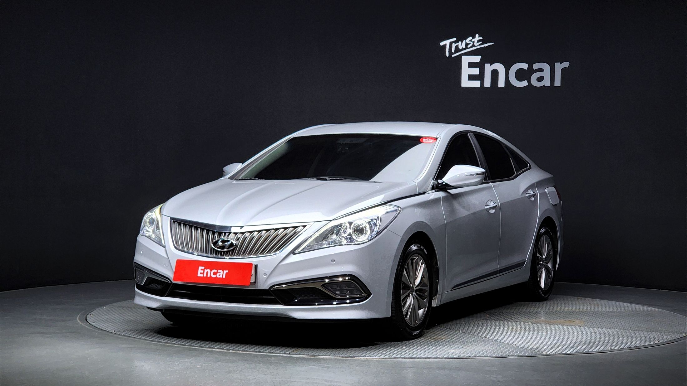 HYUNDAI GRANDEUR HG 2015