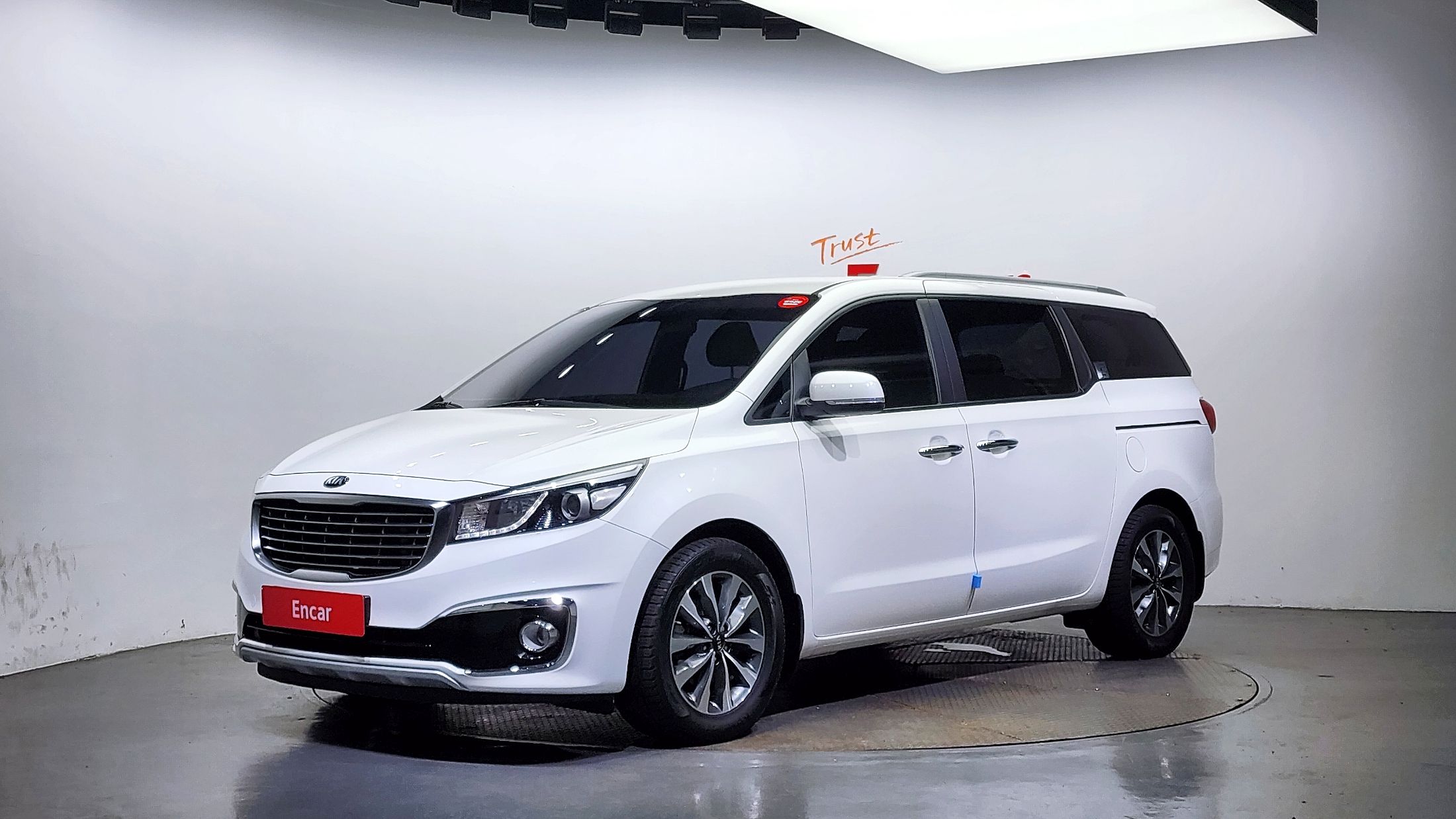 KIA CARNIVAL 2015