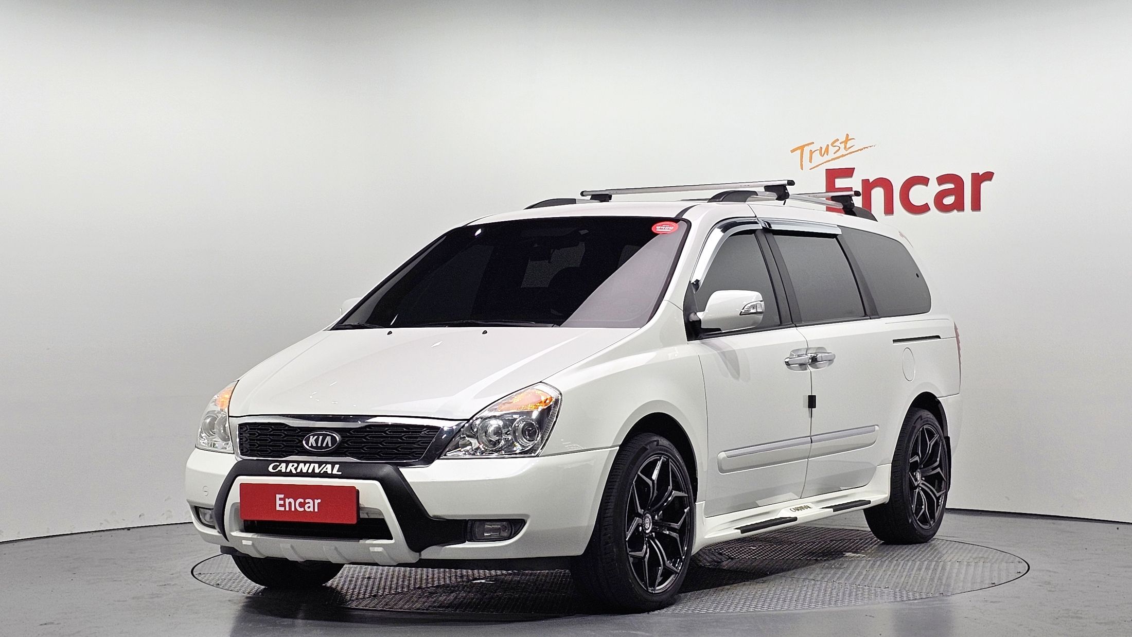 KIA CARNIVAL R 2012