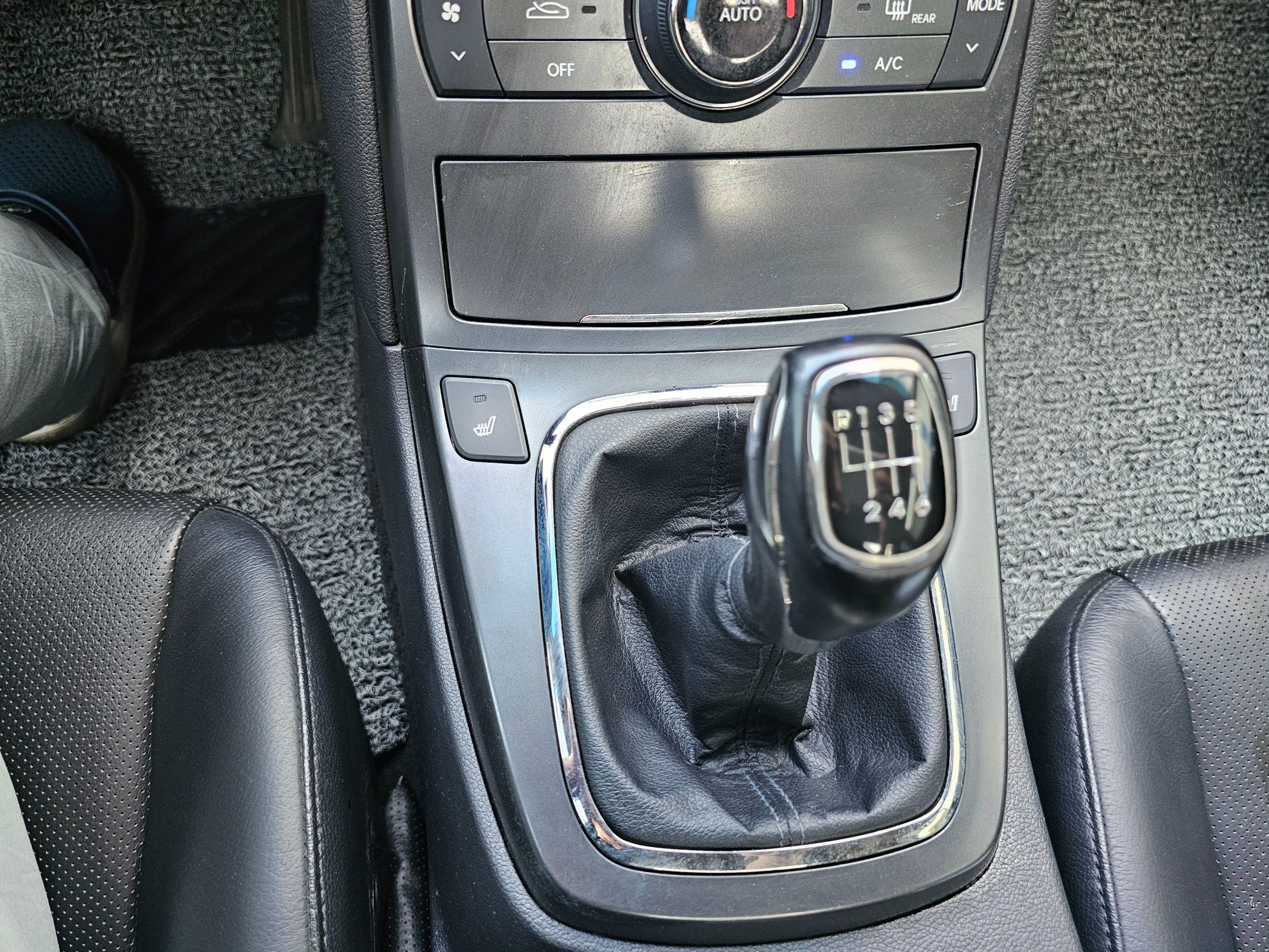 HYUNDAI GENESIS COUPE 2011