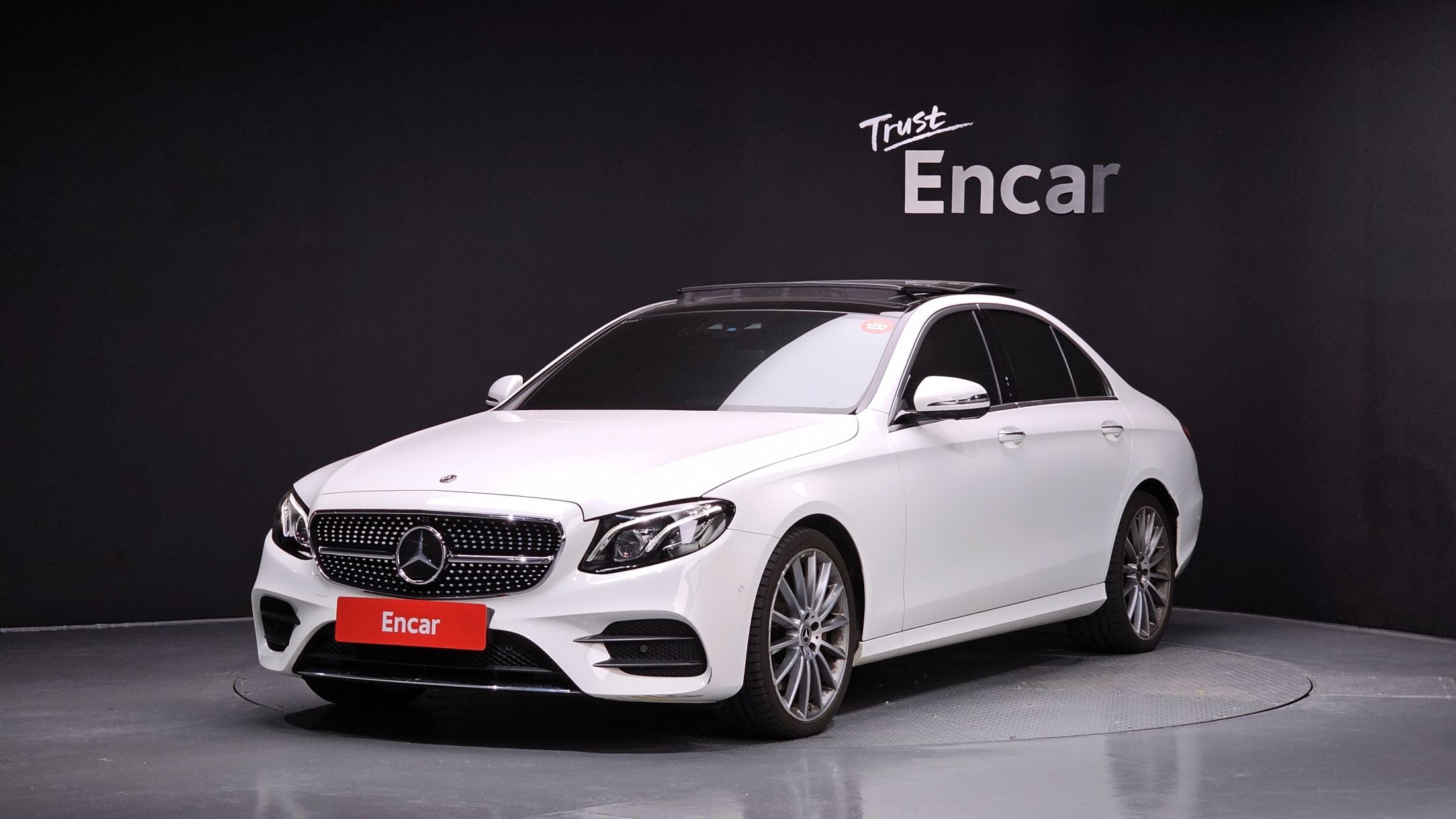 MERCEDES BENZ E-CLASS W213 2020