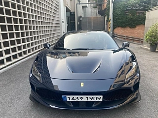 FERRARI F8 SPIDER  2021