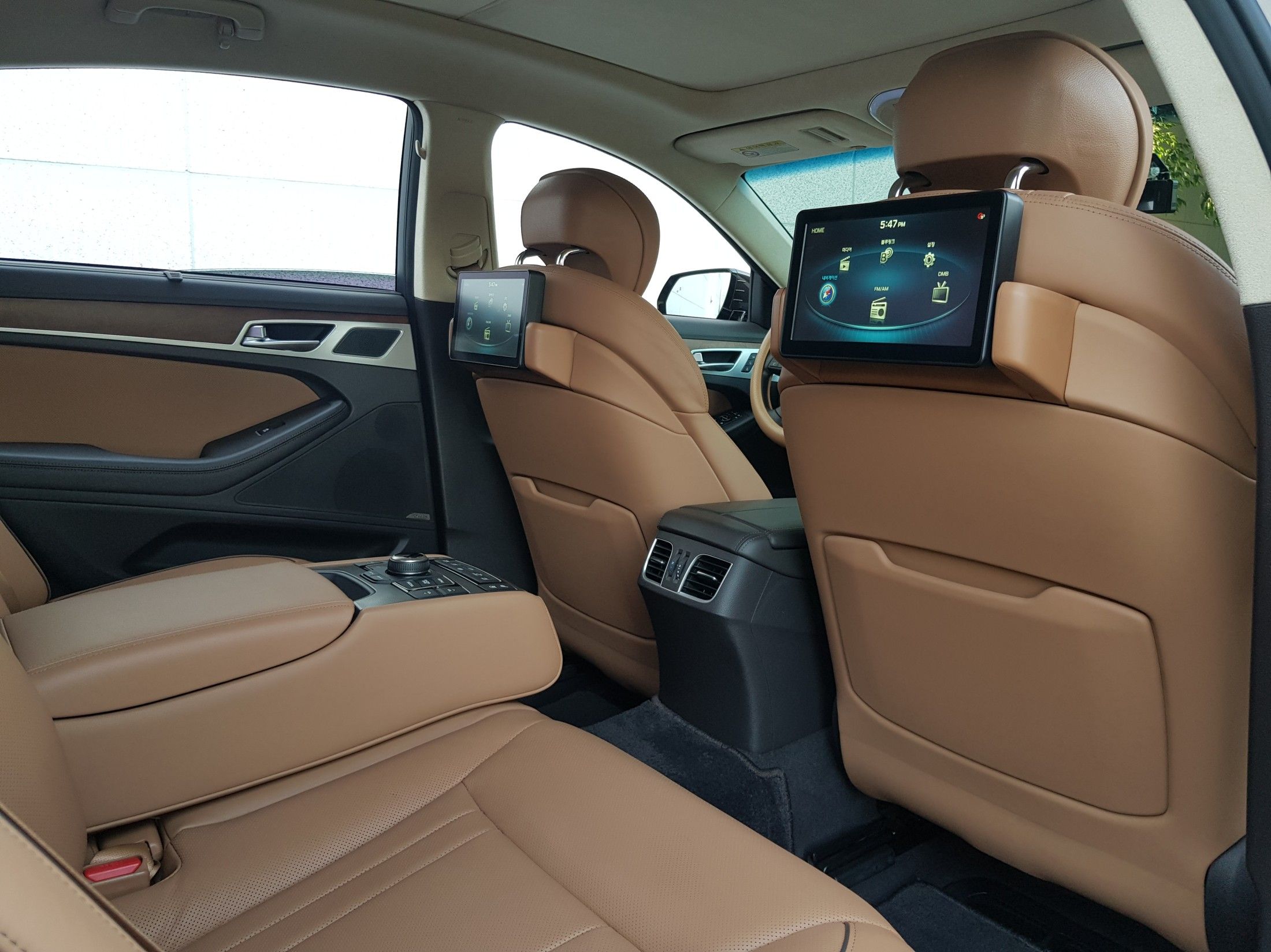 HYUNDAI GENESIS DH 2014