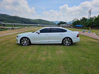 VOLVO S90 2022