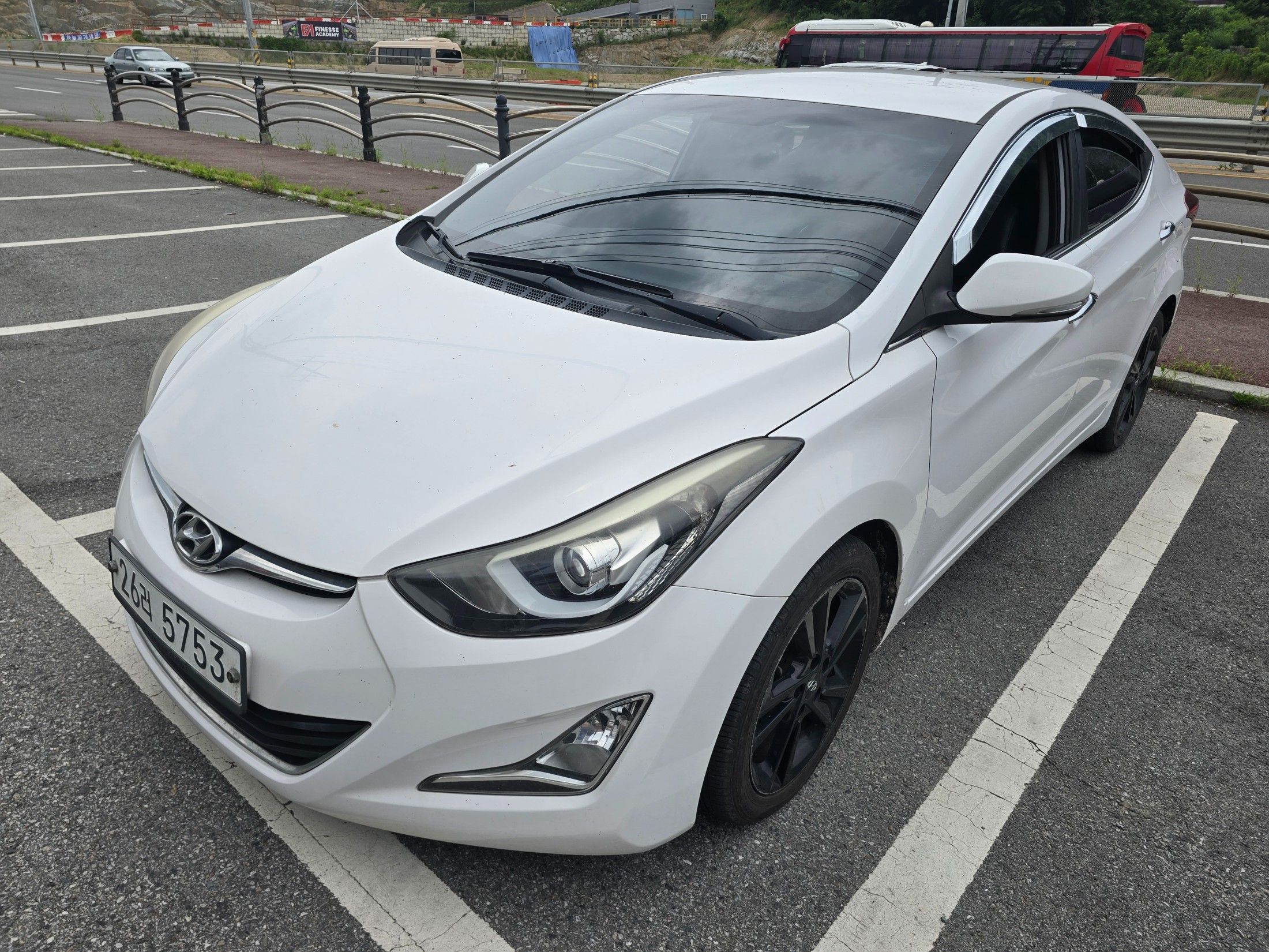 HYUNDAI AVANTE 2013