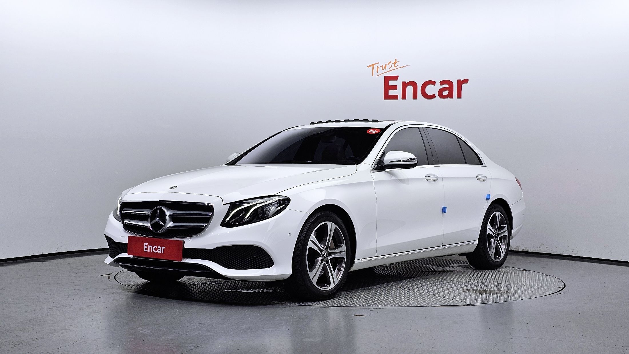 MERCEDES BENZ E-CLASS W213 2019