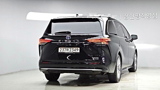 TOYOTA SIENNA 2023